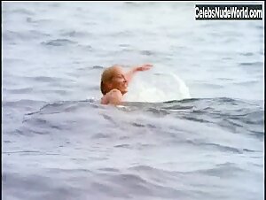 Sheryl Lee Outdoor , Beach scene in Kiss the Sky (1999) 10