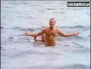 Sheryl Lee Outdoor , Beach scene in Kiss the Sky (1999) 14