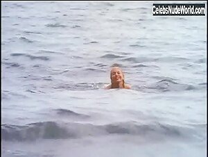 Sheryl Lee Outdoor , Beach scene in Kiss the Sky (1999) 16
