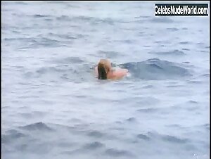 Sheryl Lee Outdoor , Beach scene in Kiss the Sky (1999) 2
