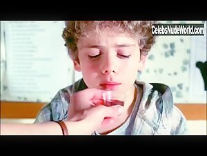 Sigourney Weaver in A Map of the World (1999) 14