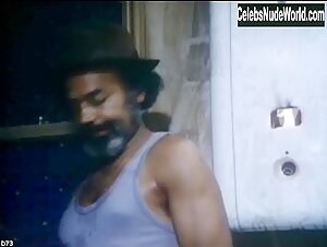 Sigourney Weaver Bathtub , boobs in Half Moon Street (1986) 14