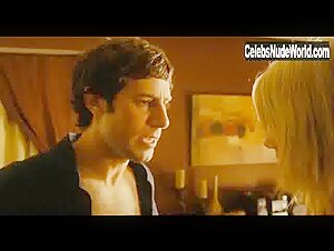 Sonja Bennett Kisisng , Blonde in Young People Fucking (2007) 7