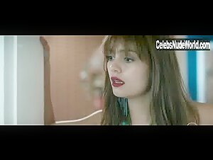 Sophie Charlotte in Os Dias Eram Assim (series) (2017) 13