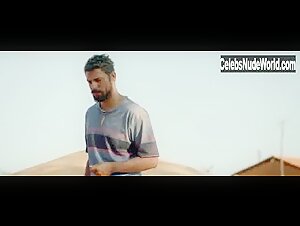 Sophie Charlotte in Reza a Lenda (2016) 4