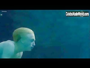 Sophie Rogall in Fickende Fische (2002) 6