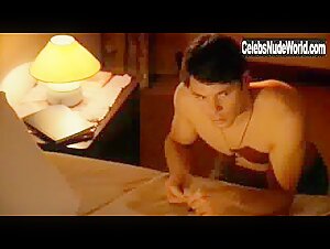 Soraia Chaves in O Crime do Padre Amaro (2005) 3