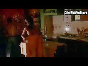 Soraia Chaves in O Crime do Padre Amaro (2005) 7