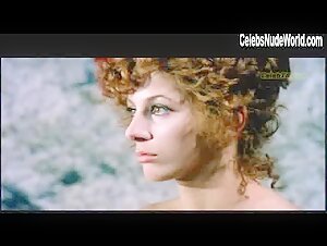 Stefania Casini in Dracula cerca sangue di vergine... e mori di sete!!! (1974) 14