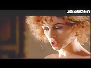 Stefania Casini Hot , Vintage in Dracula cerca sangue di vergine... e mori di sete!!! (1974) 9