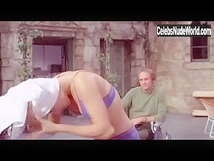Stefanie Powers in Crescendo (1970) 16