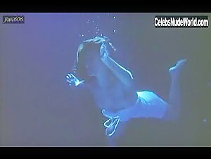 Sung Hi Lee in A Night on the Water (1998) 16