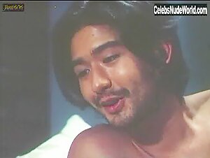 Sung Hi Lee boobs , Lingerie in A Night on the Water (1998) 13