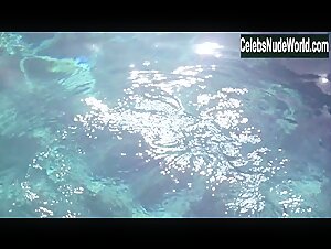 Susan Sarandon Pool , Feet scene in Twilight (1998) 3