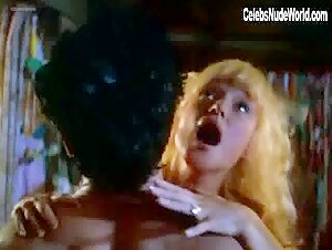 Susie Porter in Welcome to Woop Woop (1997) 19