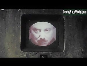 Suzanna Hamilton in Nineteen Eighty-Four (1984) 16