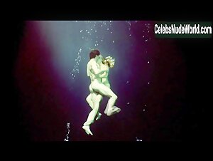 Svetlana Ustinova in Kolodets (short) (2009) 3