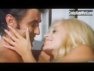 Sybil Danning in Blutjung und liebeshungrig (1972) 15