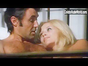 Sybil Danning in Blutjung und liebeshungrig (1972) 9