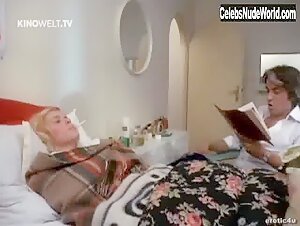 Sybil Danning Blonde , Vintage in Das Madchen mit der heisen Masche (1972) 11