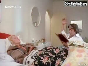 Sybil Danning Blonde , Vintage in Das Madchen mit der heisen Masche (1972) 12
