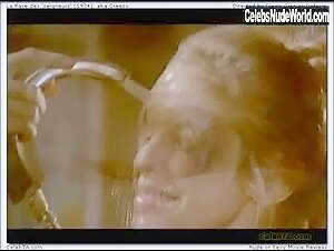 Sydne Rome Kissing , Vintage in La race des 'seigneurs' (1974) 19
