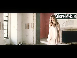 Sylvia Hoeks in La migliore offerta (2013) 9