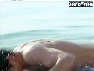 Sylvia Kristel in Es war nicht die Nachtigall (1974) 2