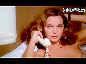 Sylvia Kristel in Letti selvaggi (1979) 15