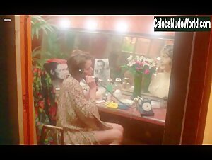 Sylvia Kristel Hot , Vintage scene in Emmanuelle (1974) 4