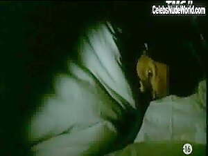 Sylvia Romain boobs , Blonde in Coups de coeur: Troublante voisine (1993) 13