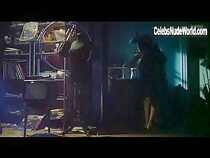 Tahnee Welch Brunette , Kissing in Der Joker (1987) 5