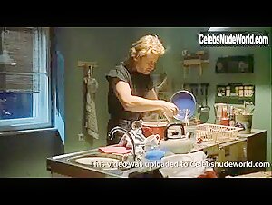 Tahnee Welch Brunette , Kissing in Der Joker (1987) 6