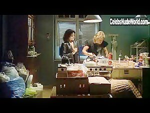 Tahnee Welch Brunette , Kissing in Der Joker (1987) 9