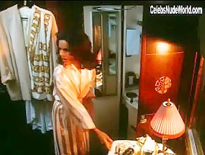 Tahnee Welch boobs , Brunette in Night Train to Venice (1993) 1