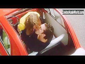 Tania Kloek nude , boobs scene in Dief (1998) 16