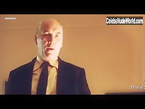 Tania Kloek Flasing  , Butt scene in Dief (1998) 18