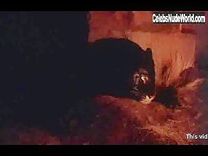 Tanya Roberts Couple , Kissing in Beastmaster (1982) 18