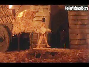 Tanya Roberts Couple , Kissing in Beastmaster (1982) 2