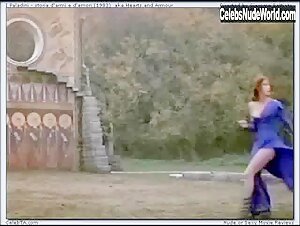 Tanya Roberts in I paladini - Storia d'armi e d'amori (1983)