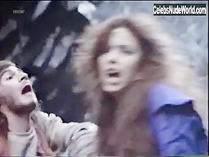 Tanya Roberts Outdoor , Vintage in I paladini - Storia d'armi e d'amori (1983) 14