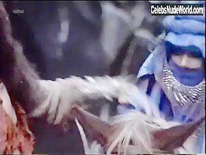 Tanya Roberts Outdoor , Vintage in I paladini - Storia d'armi e d'amori (1983) 4