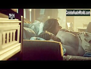 Tatiana Maslany in Orphan Black (series) (2013) 3