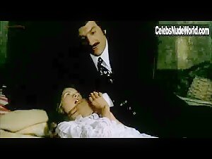 Teresa Ann Savoy in Le faro da padre (1974) 1