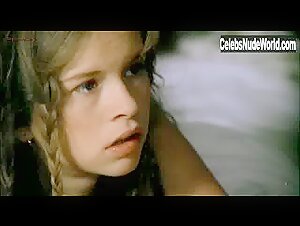 Teresa Ann Savoy in Le faro da padre (1974) 8