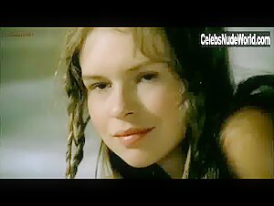 Teresa Ann Savoy in Le faro da padre (1974) 9