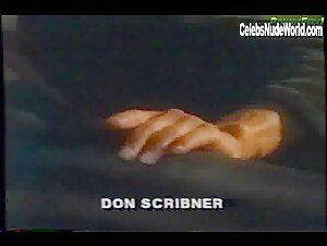 Teresa Langley boobs , Blonde in Night Shade (1996) 4