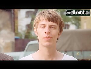 Teresa Weisbach in Sonnenallee (1999) 4