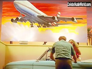 Teri Garr boobs , Butt in One from the Heart (1982) 19