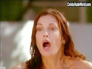 Teri Hatcher in Desperate Housewives (series) (2004) 2